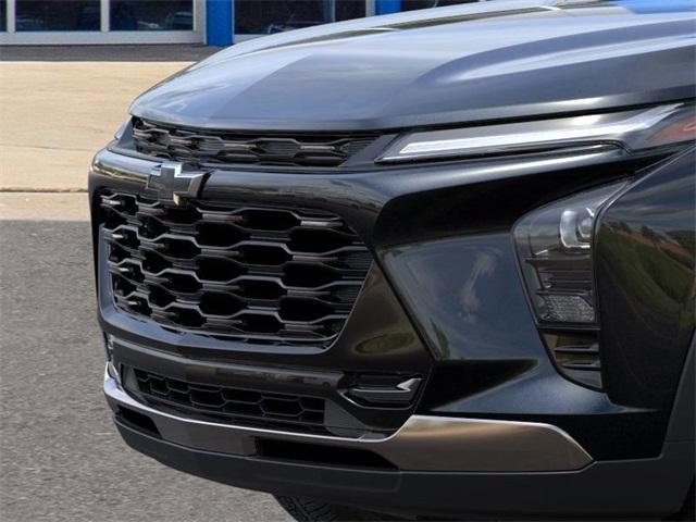 2025 Chevrolet Trax Vehicle Photo in ENGLEWOOD, CO 80113-6708