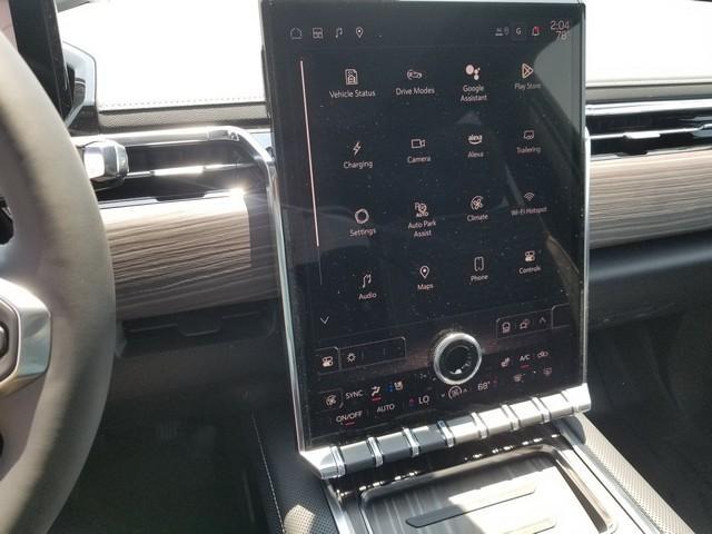 2025 GMC Sierra EV Vehicle Photo in ELYRIA, OH 44035-6349