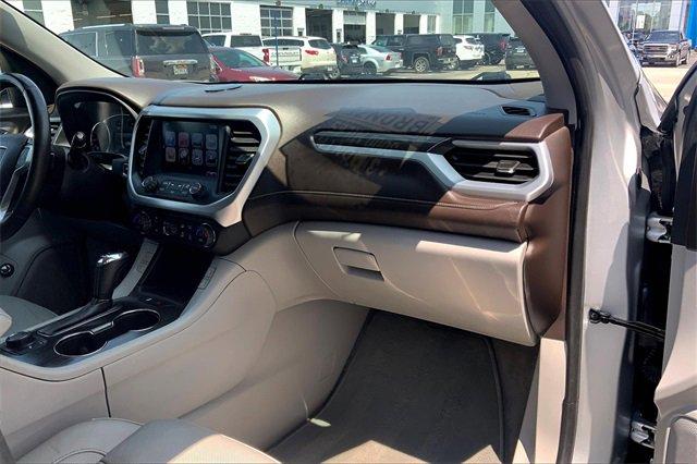 2017 GMC Acadia Vehicle Photo in TOPEKA, KS 66609-0000