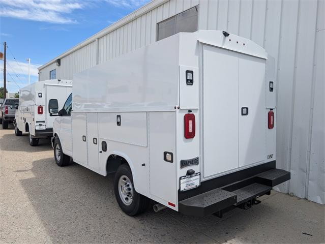 2025 Chevrolet Express Commercial Cutaway Vehicle Photo in ENGLEWOOD, CO 80113-6708