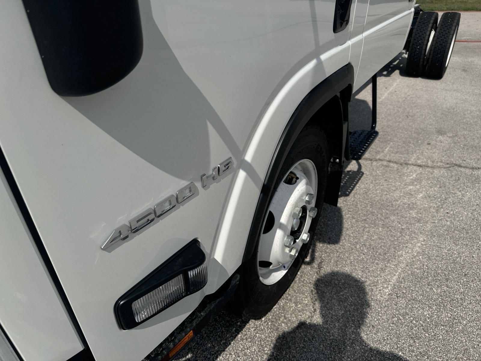2025 Chevrolet Low Cab Forward 4500 Vehicle Photo in GEORGETOWN, TX 78626-7508