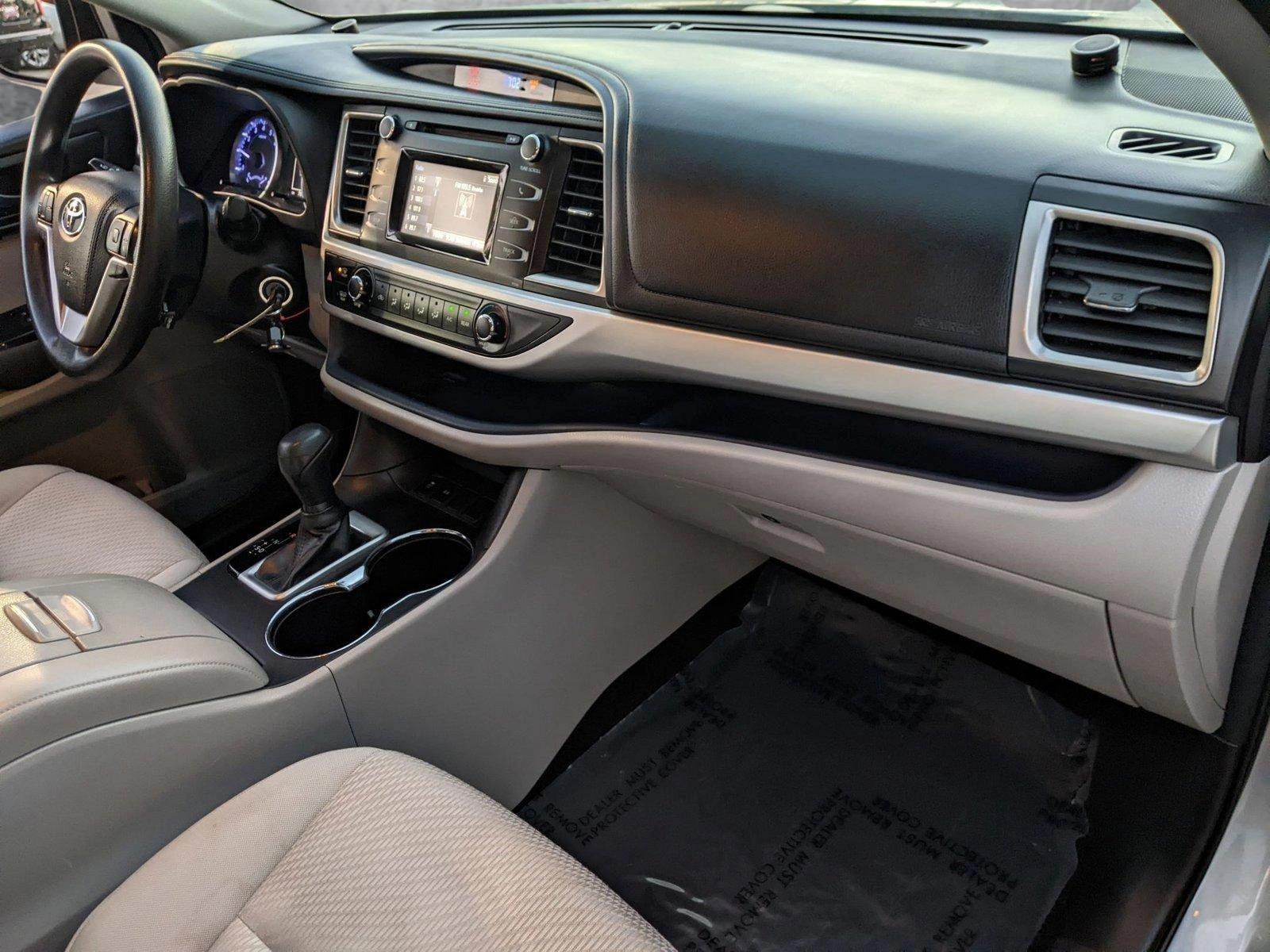 2018 Toyota Highlander Vehicle Photo in PEMBROKE PINES, FL 33024-6534