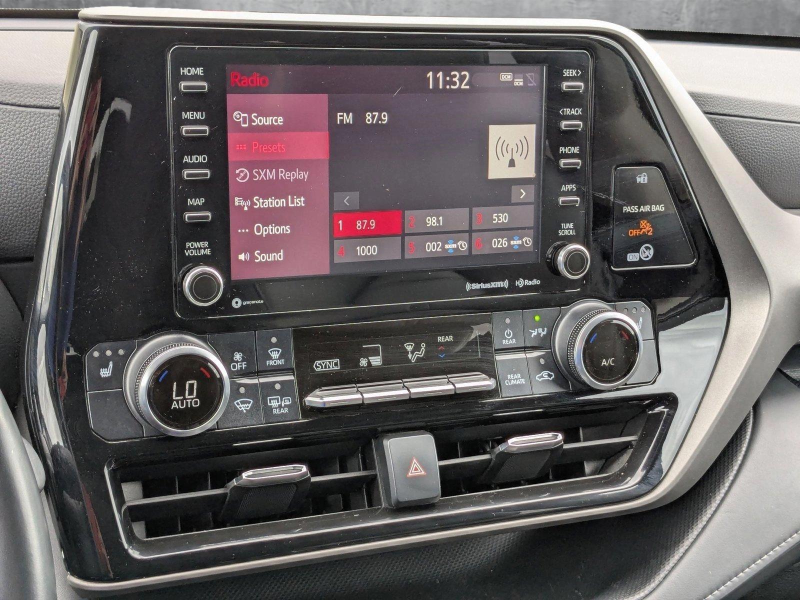 2022 Toyota Highlander Vehicle Photo in Spokane Valley, WA 99212