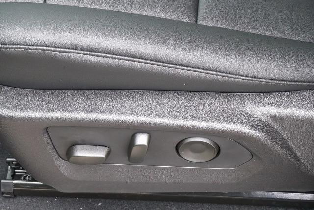 2025 Chevrolet Colorado Vehicle Photo in VENTURA, CA 93003-8585