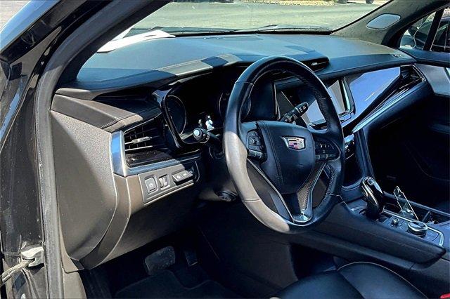 2022 Cadillac XT6 Vehicle Photo in TOPEKA, KS 66609-0000