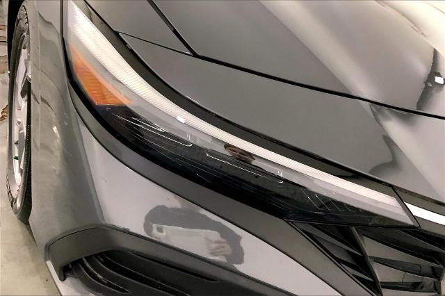 2024 Hyundai ELANTRA Vehicle Photo in Lees Summit, MO 64086