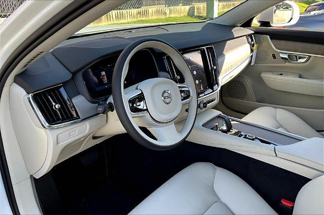 2025 Volvo V90 Cross Country Vehicle Photo in Houston, TX 77007
