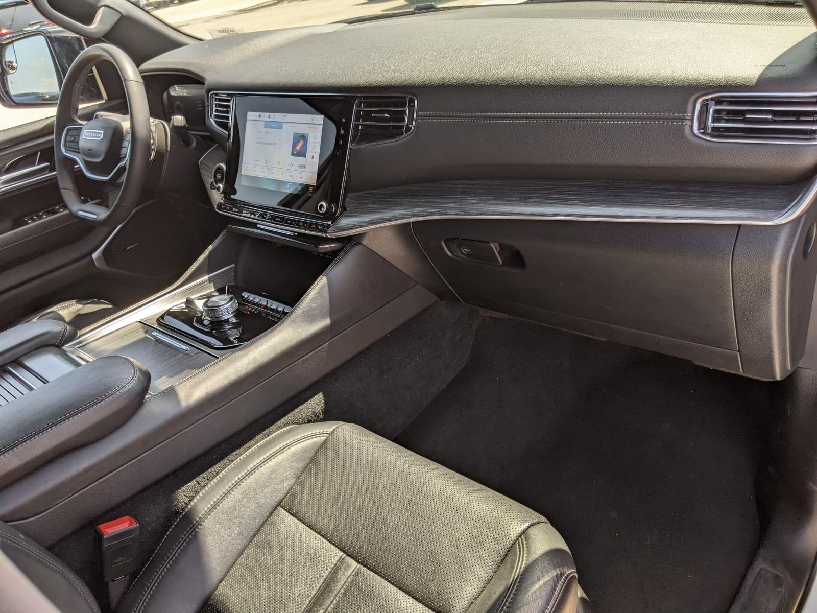2023 Jeep Wagoneer L Vehicle Photo in Seguin, TX 78155