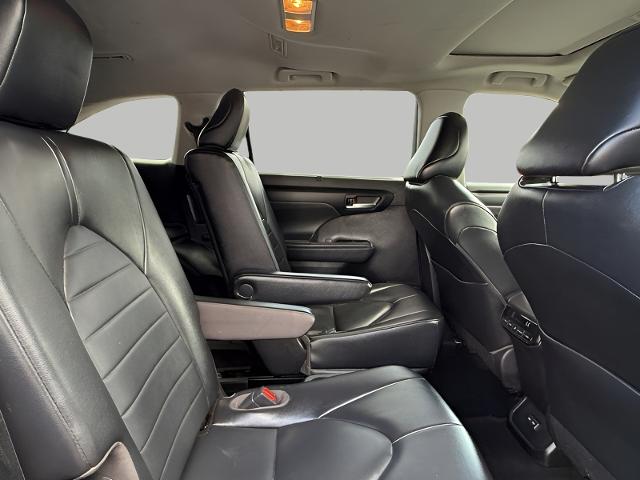 2022 Toyota Highlander Vehicle Photo in MIDDLETON, WI 53562-1492