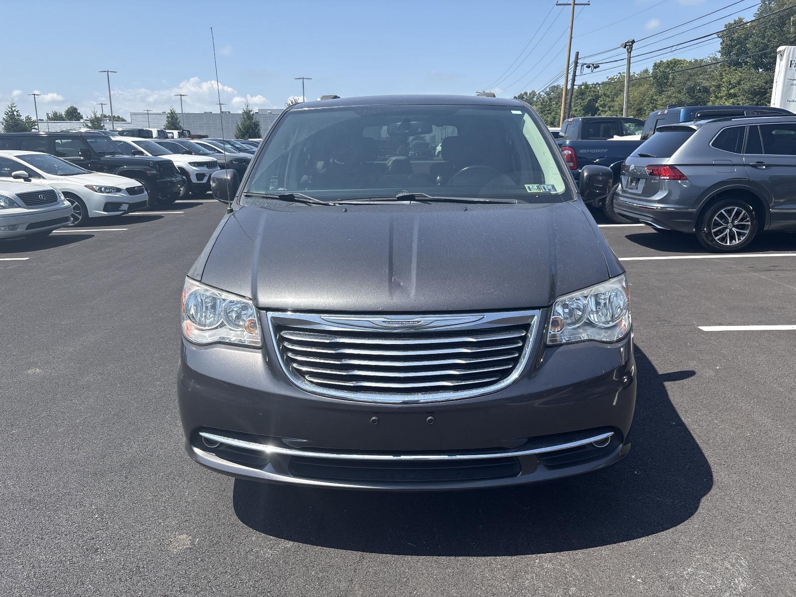 2016 Chrysler Town & Country Vehicle Photo in Mechanicsburg, PA 17050-1707