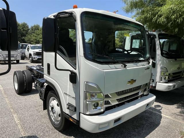 2025 Chevrolet Low Cab Forward 4500 Vehicle Photo in ALCOA, TN 37701-3235