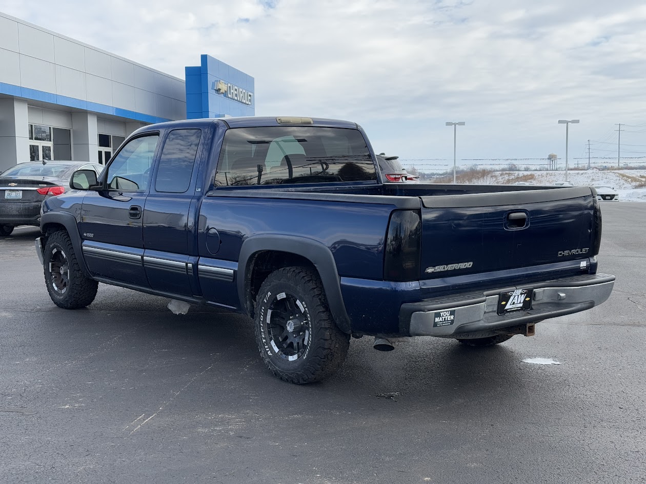 2001 Chevrolet Silverado 1500 Vehicle Photo in BOONVILLE, IN 47601-9633