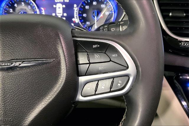 2022 Chrysler Pacifica Vehicle Photo in Kansas City, MO 64114