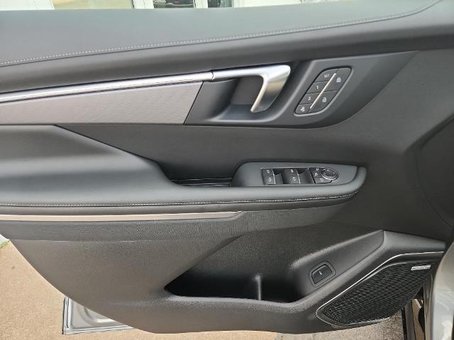 2025 Buick Enclave Vehicle Photo in HAYS, KS 67601-1994