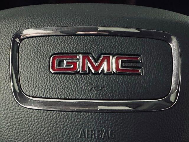2023 GMC Acadia Vehicle Photo in MEDINA, OH 44256-9631