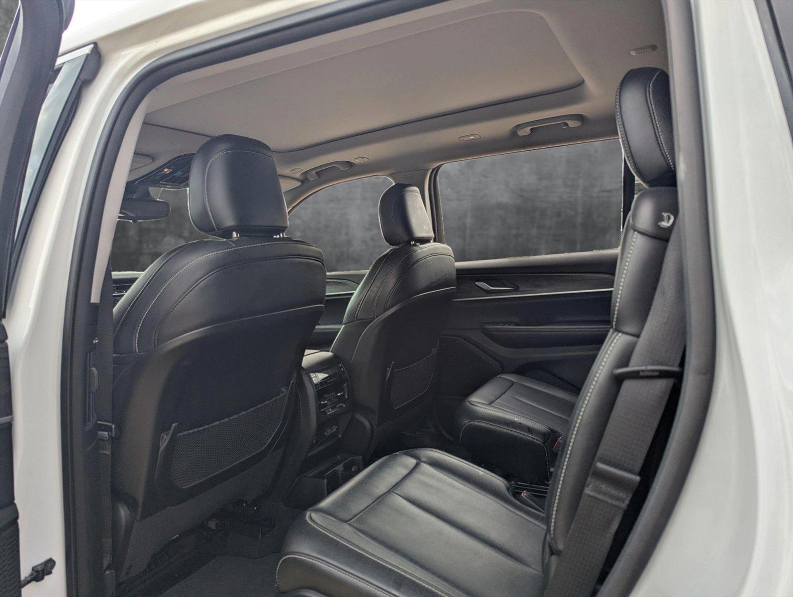 2023 Jeep Grand Cherokee L Vehicle Photo in CORPUS CHRISTI, TX 78412-4902