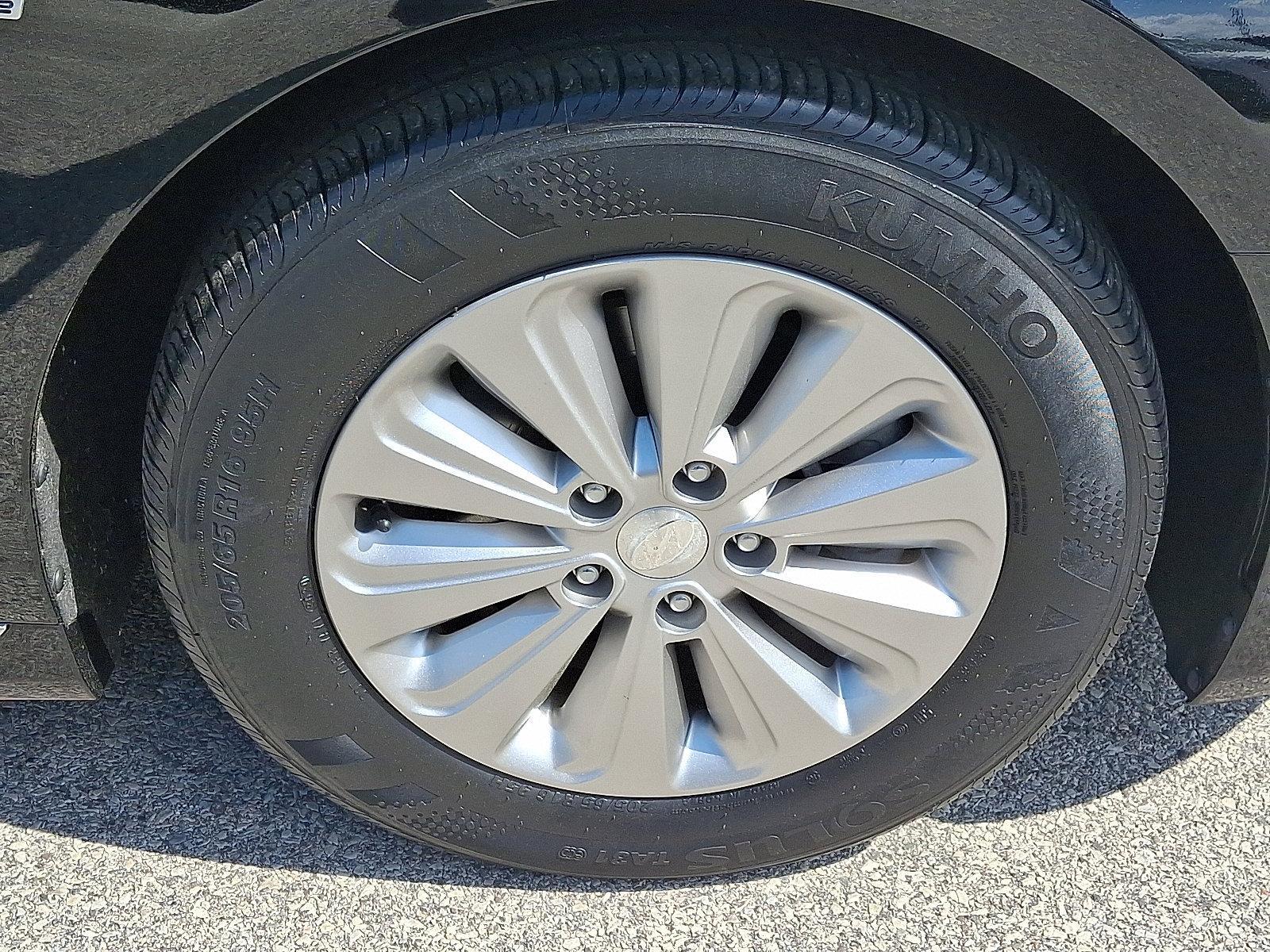 2017 Hyundai SONATA Hybrid Vehicle Photo in Trevose, PA 19053