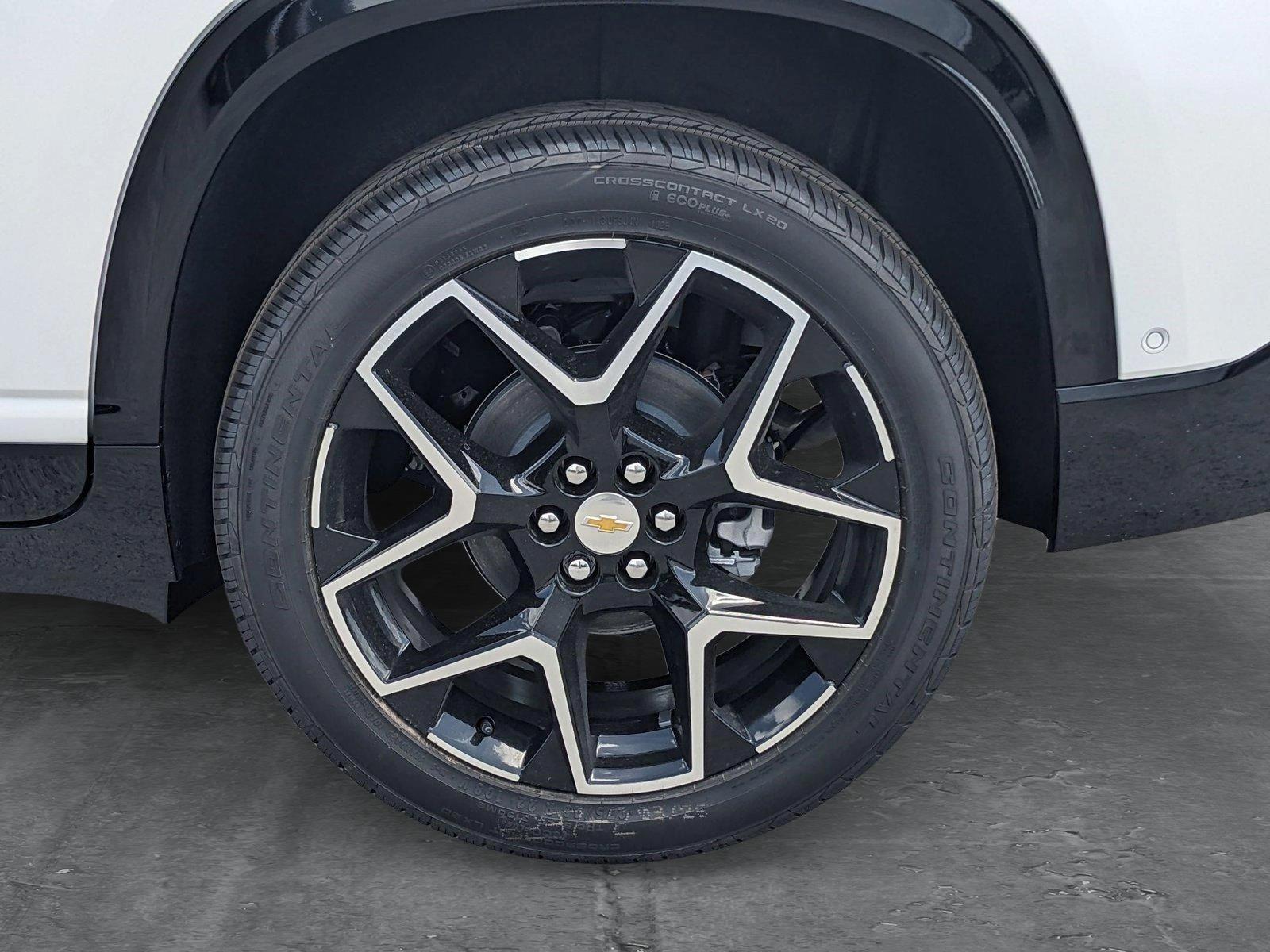 2025 Chevrolet Traverse Vehicle Photo in PEMBROKE PINES, FL 33024-6534