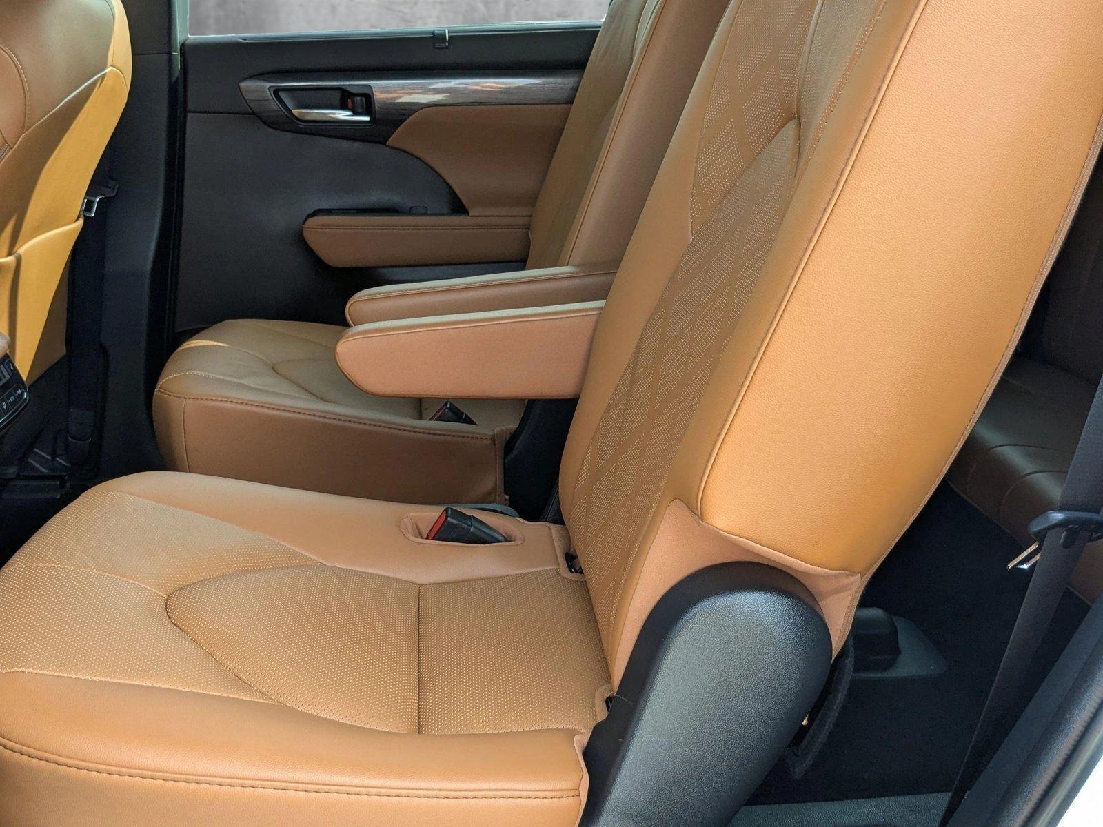 2021 Toyota Highlander Vehicle Photo in Clearwater, FL 33765