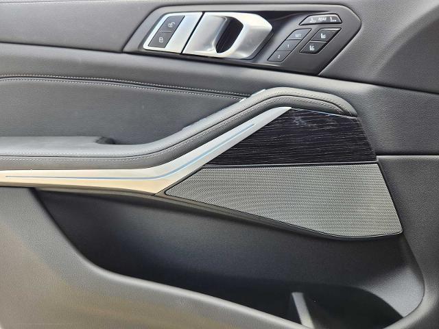 2025 BMW X7 M60i Vehicle Photo in PLANO, TX 75024