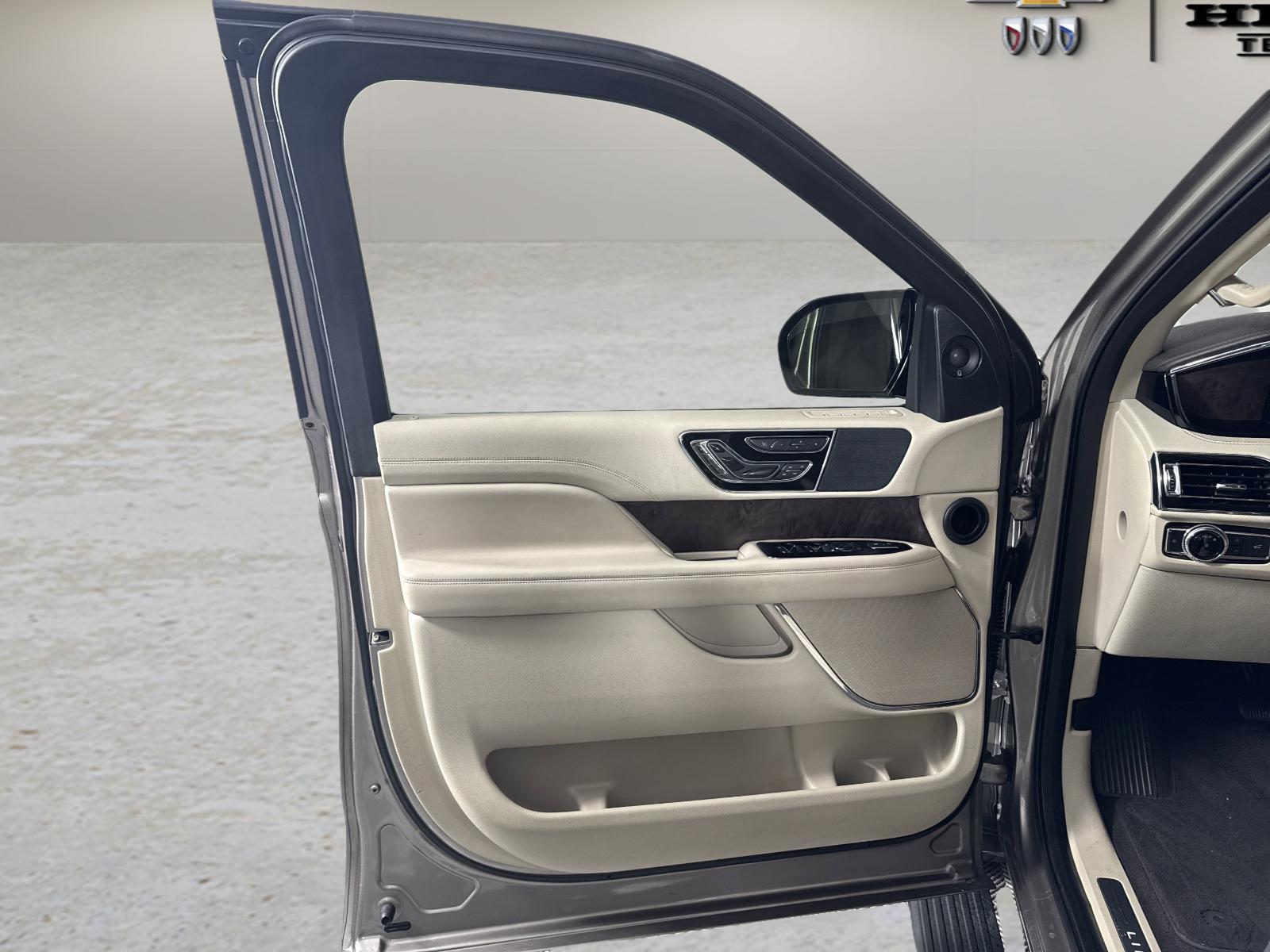 2019 Lincoln Navigator L Vehicle Photo in GEORGETOWN, TX 78626-7508