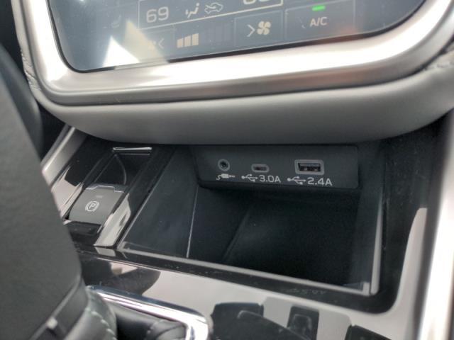 2025 Subaru Outback Vehicle Photo in Green Bay, WI 54304