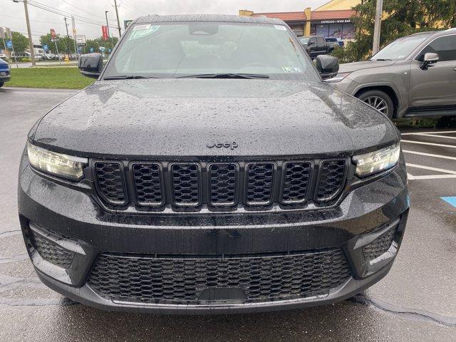 2025 Jeep Grand Cherokee Vehicle Photo in Doylsetown, PA 18901
