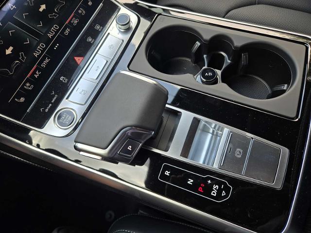 2025 Audi Q7 Vehicle Photo in SUGAR LAND, TX 77478