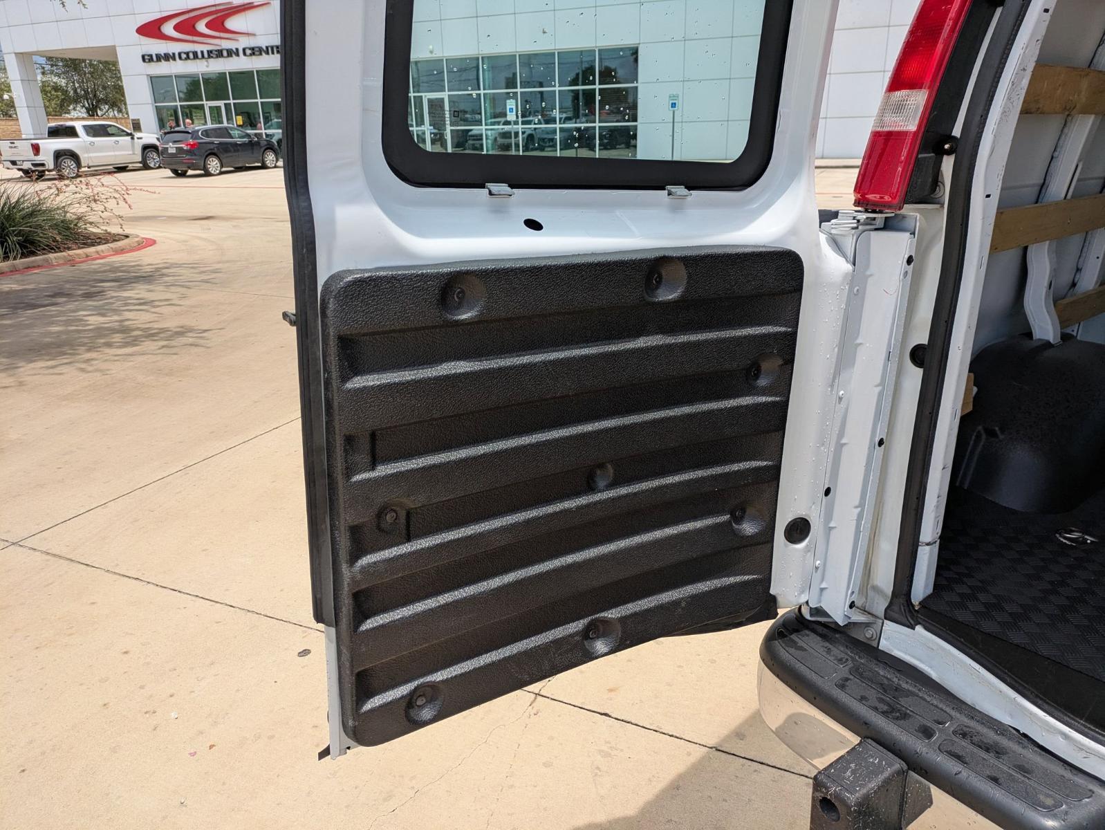 2023 Chevrolet Express Cargo 2500 Vehicle Photo in SELMA, TX 78154-1460