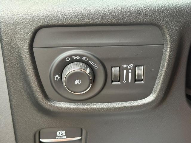 2024 Jeep Grand Cherokee Vehicle Photo in COLUMBIA, MO 65203-3903