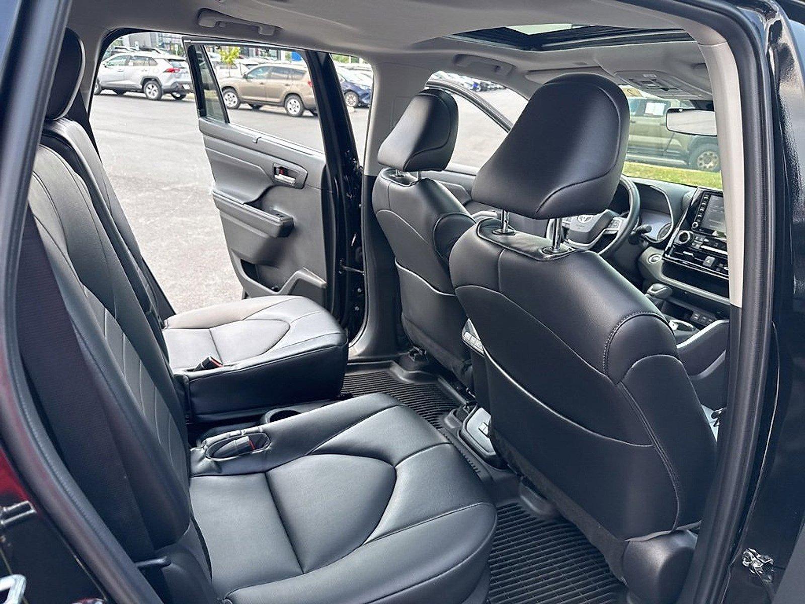 2022 Toyota Highlander Vehicle Photo in Harrisburg, PA 17111