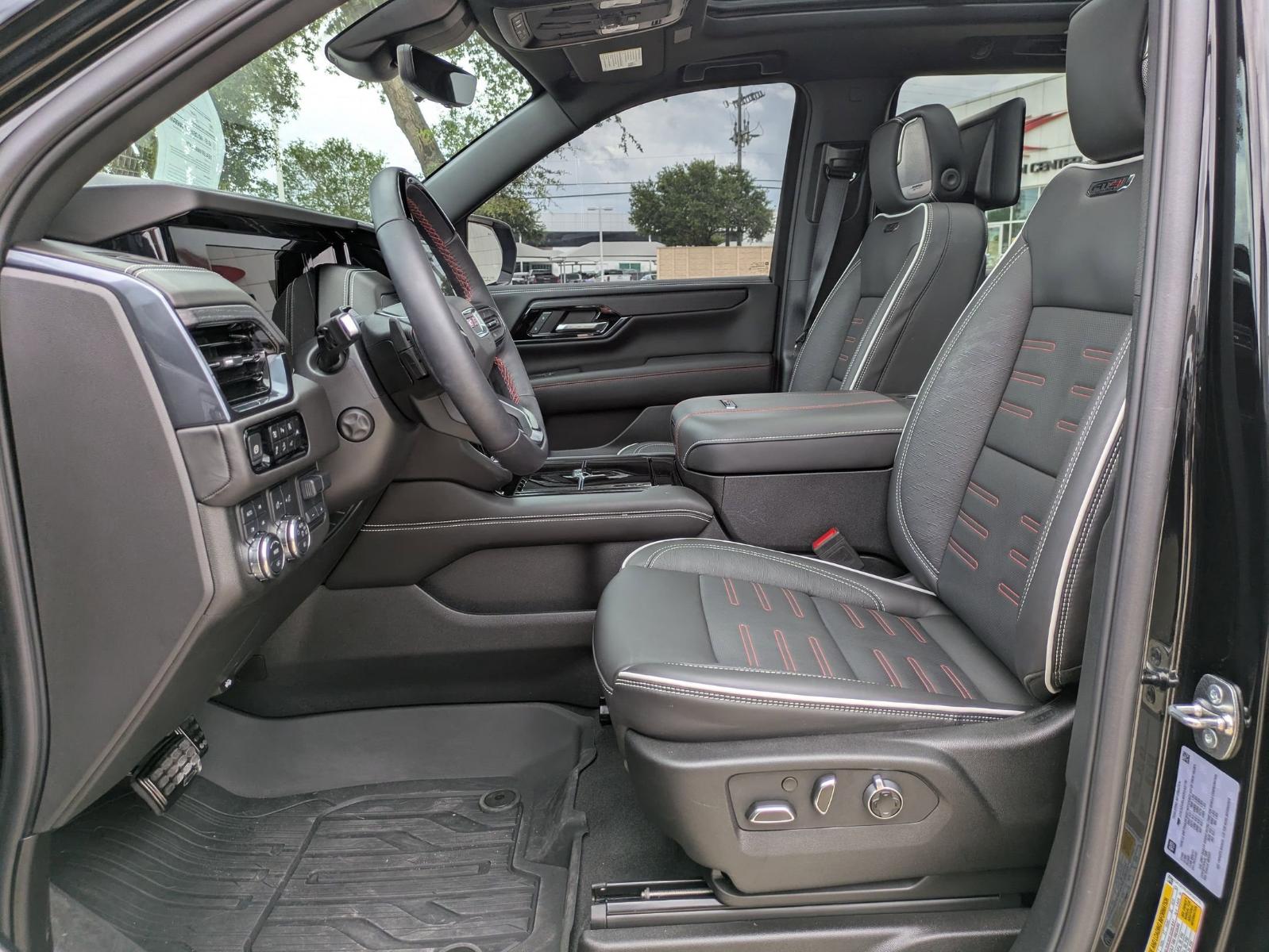 2025 GMC Yukon Vehicle Photo in SELMA, TX 78154-1460