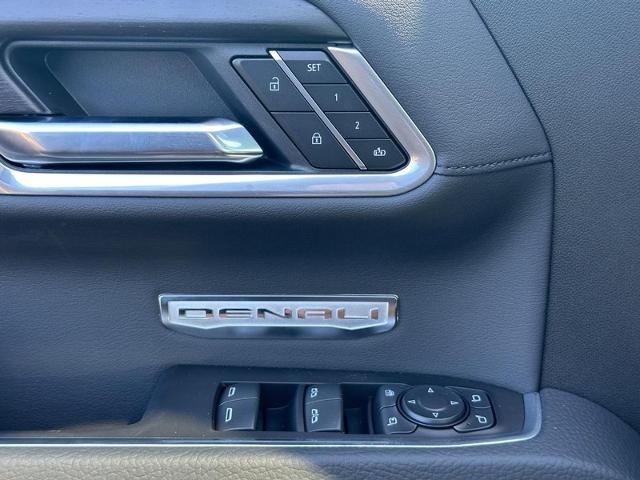 2025 GMC Sierra 1500 Vehicle Photo in COLUMBIA, MO 65203-3903