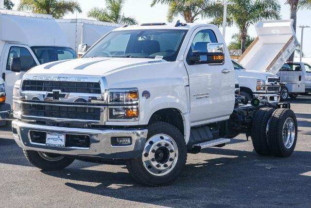 2023 Chevrolet Silverado Chassis Cab Vehicle Photo in VENTURA, CA 93003-8585