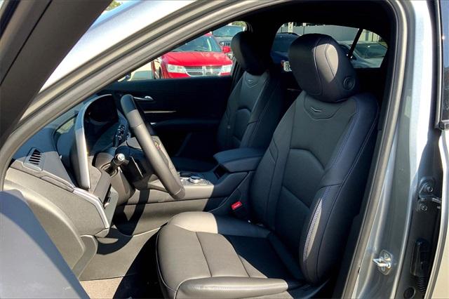 2025 Cadillac XT4 Vehicle Photo in KANSAS CITY, MO 64114-4545