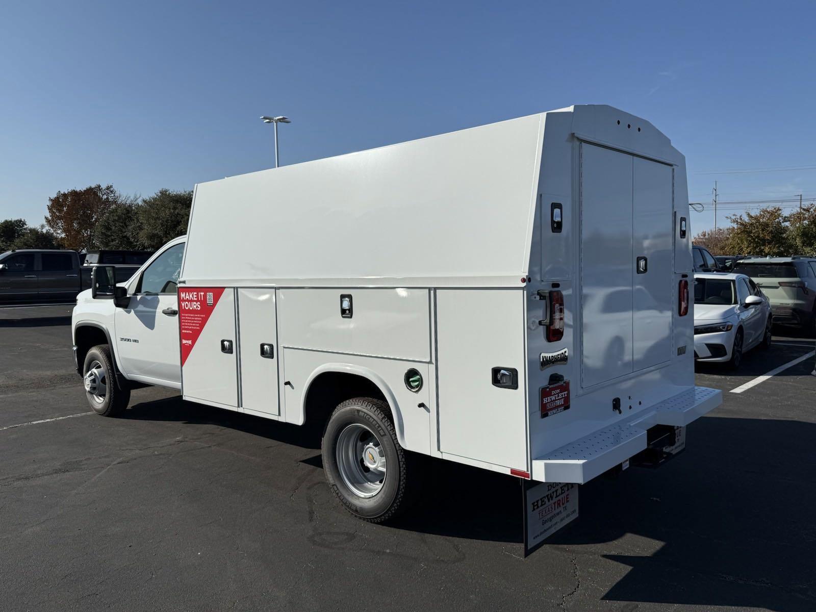 2024 Chevrolet Silverado 3500 HD Chassis Cab Vehicle Photo in GEORGETOWN, TX 78626-7508