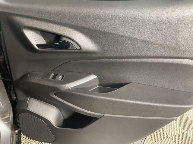 2025 Chevrolet Trax Vehicle Photo in PHOENIX, AZ 85014-3381