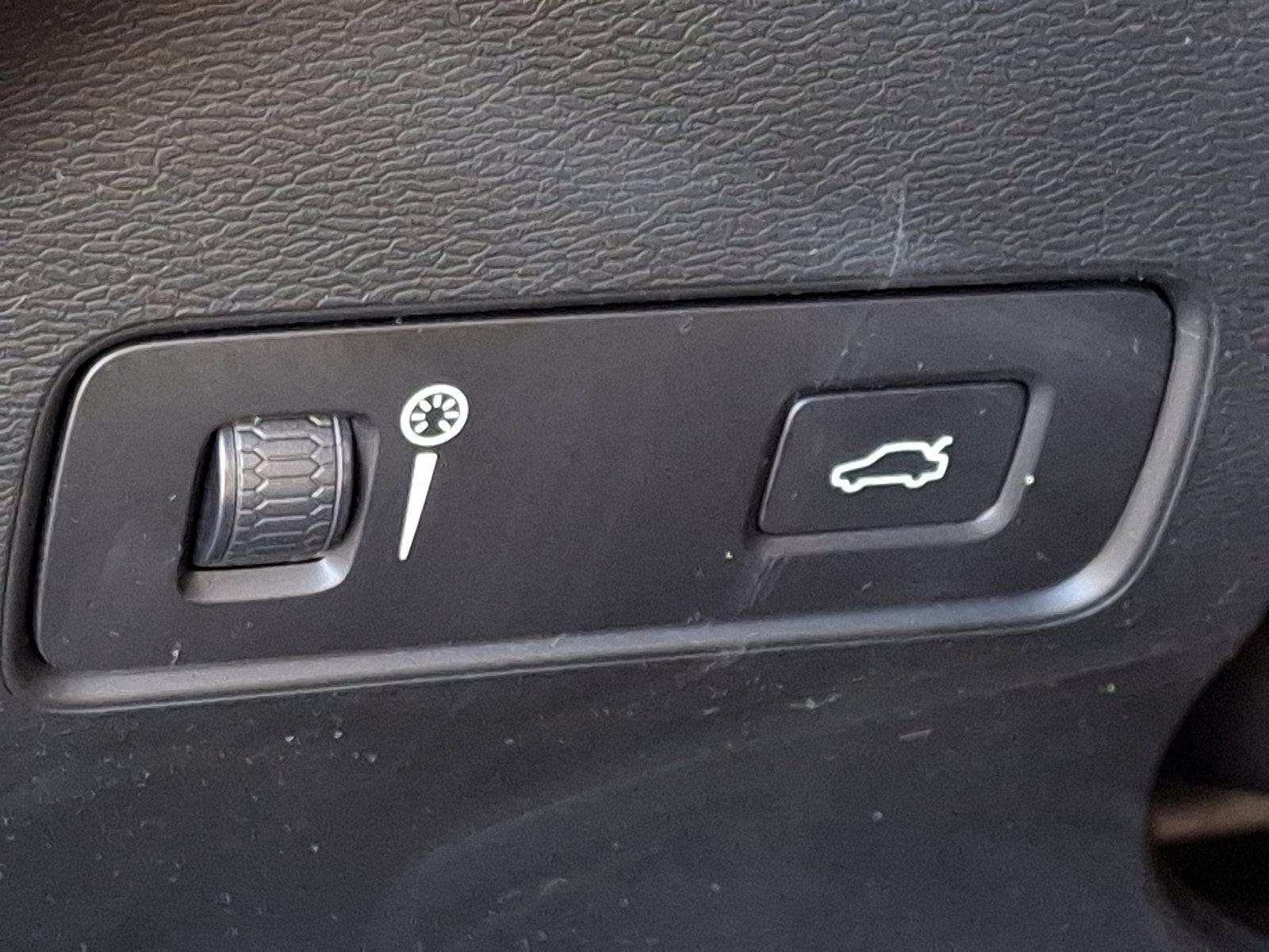 2019 Volvo XC40 Vehicle Photo in Trevose, PA 19053