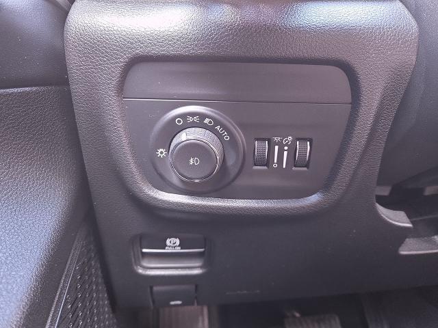 2023 Jeep Grand Cherokee L Vehicle Photo in NEDERLAND, TX 77627-8017