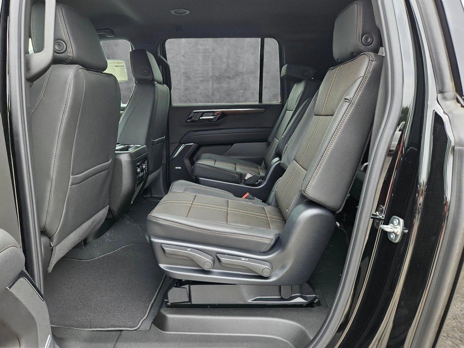 2025 Chevrolet Suburban Vehicle Photo in AUSTIN, TX 78759-4154