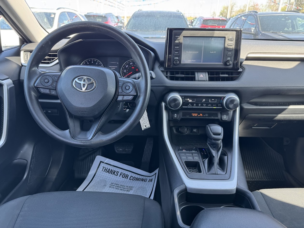 2019 Toyota RAV4 Vehicle Photo in BOONVILLE, IN 47601-9633