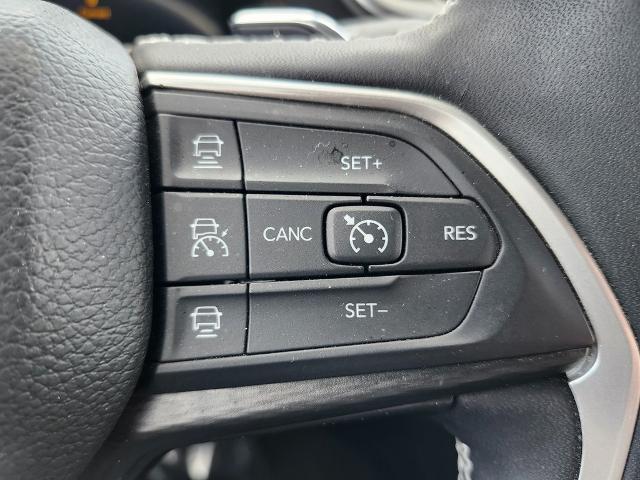 2023 Jeep Grand Cherokee L Vehicle Photo in GREEN BAY, WI 54304-5303