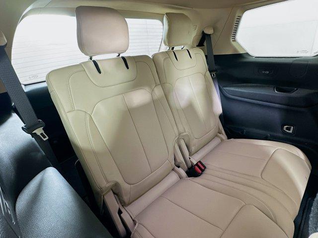 2022 Jeep Grand Cherokee L Vehicle Photo in Doylsetown, PA 18901