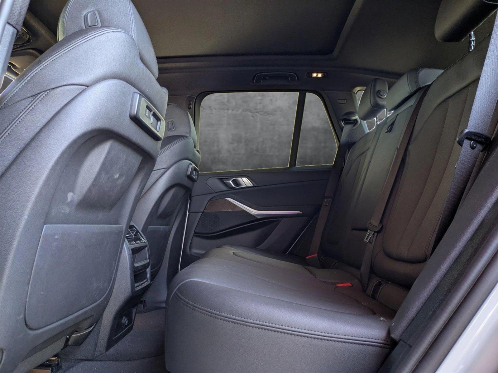 2022 BMW X5 sDrive40i Vehicle Photo in Valencia, CA 91355-1794