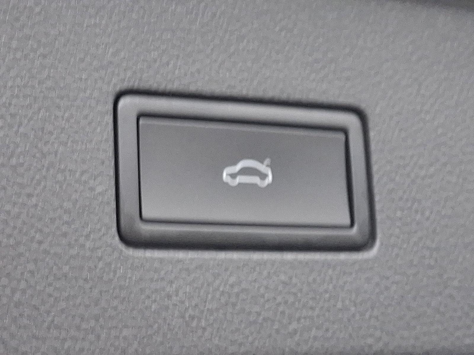 2024 Volkswagen Atlas Vehicle Photo in Trevose, PA 19053