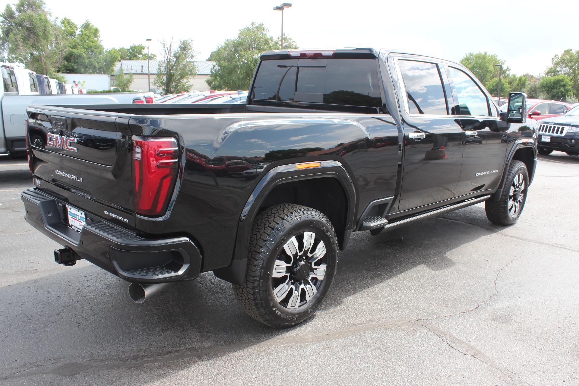 2025 GMC Sierra 2500 HD Vehicle Photo in AURORA, CO 80012-4011