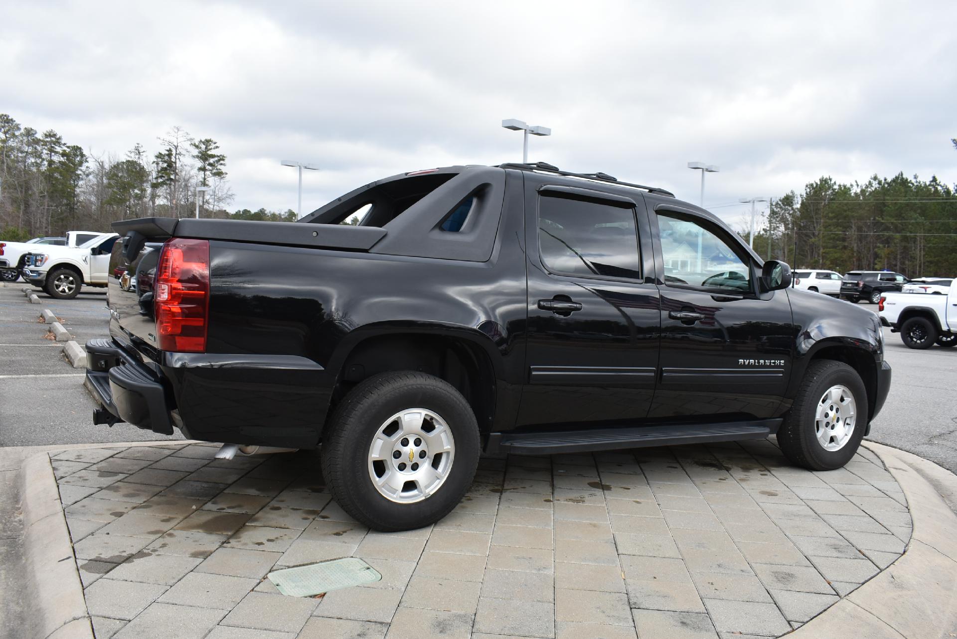 Used 2011 Chevrolet Avalanche LS with VIN 3GNMCEE05BG176742 for sale in Milledgeville, GA