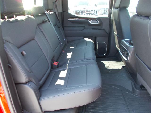 2025 GMC Sierra 1500 Vehicle Photo in LOWELL, MA 01852-4336