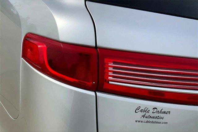 2019 Lincoln MKT Vehicle Photo in TOPEKA, KS 66609-0000