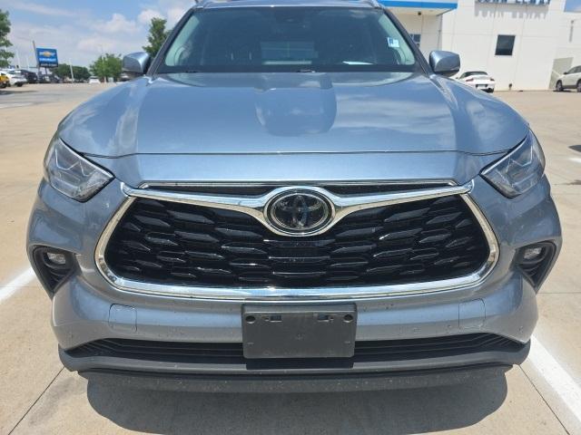 2022 Toyota Highlander Vehicle Photo in ENGLEWOOD, CO 80113-6708